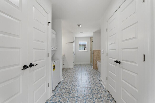 Building Photo - 203 Oceola Ave