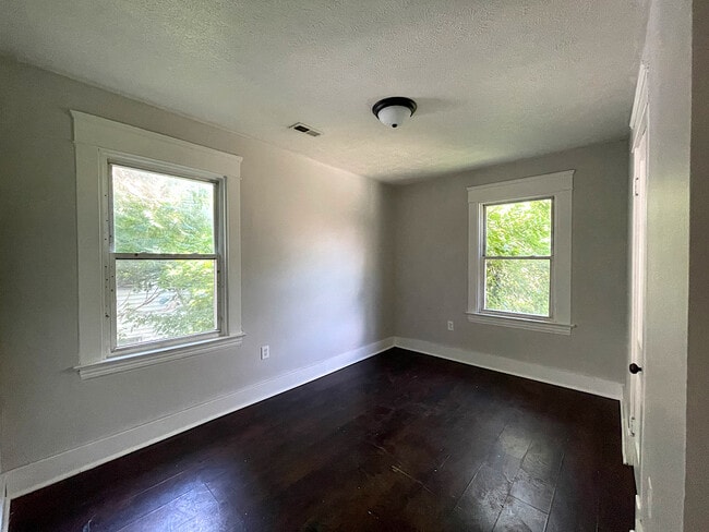 Building Photo - 3469 W 45th St