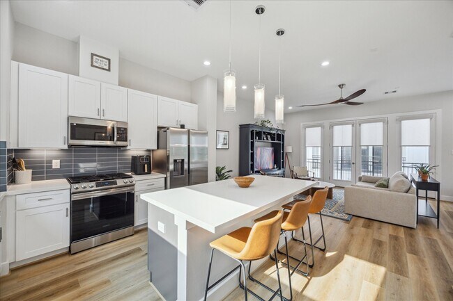 Building Photo - 903 Quitman St