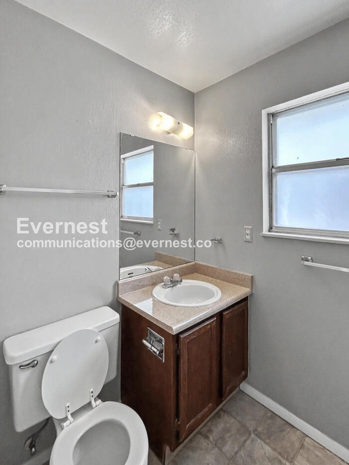 Building Photo - 7380 Colonial Dr