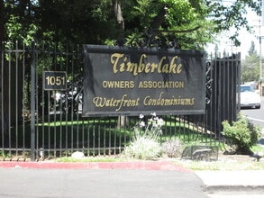 Building Photo - Cute and Cozy 1 Bedroom Condo in Gated Tim...