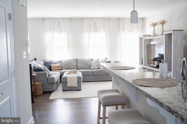 Building Photo - 36046 Auburn Wy