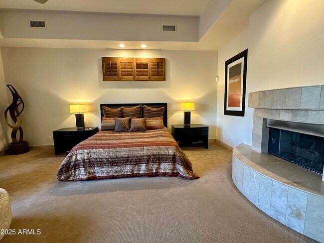 Building Photo - 5711 W Linda Ln