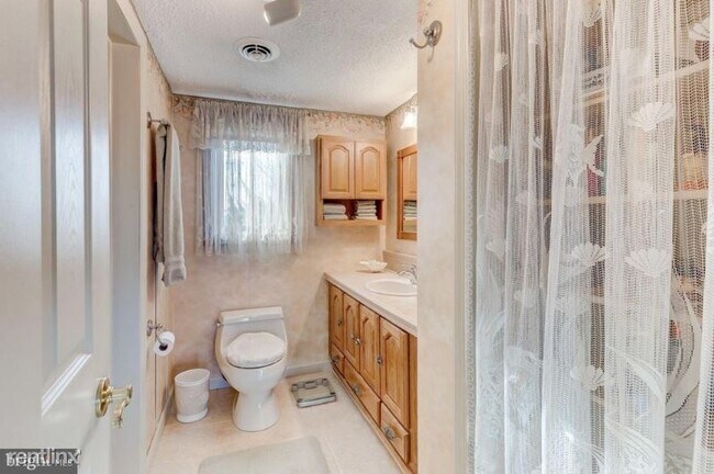Building Photo - 2 br, 2 bath Condo - 305 Swan Cove Ln