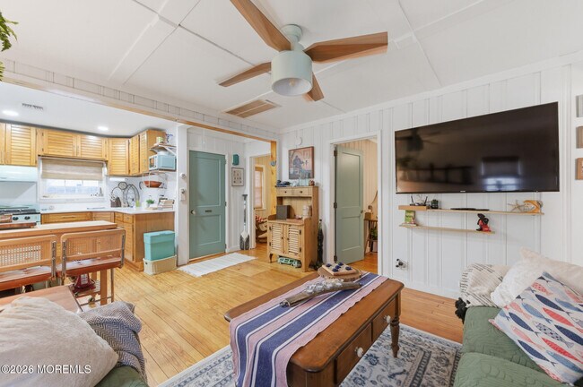 Building Photo - 14 Sunset Rd