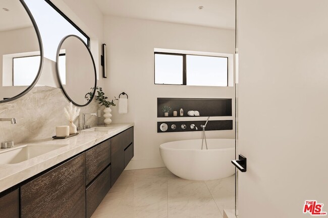 Building Photo - 5988 W 76th St