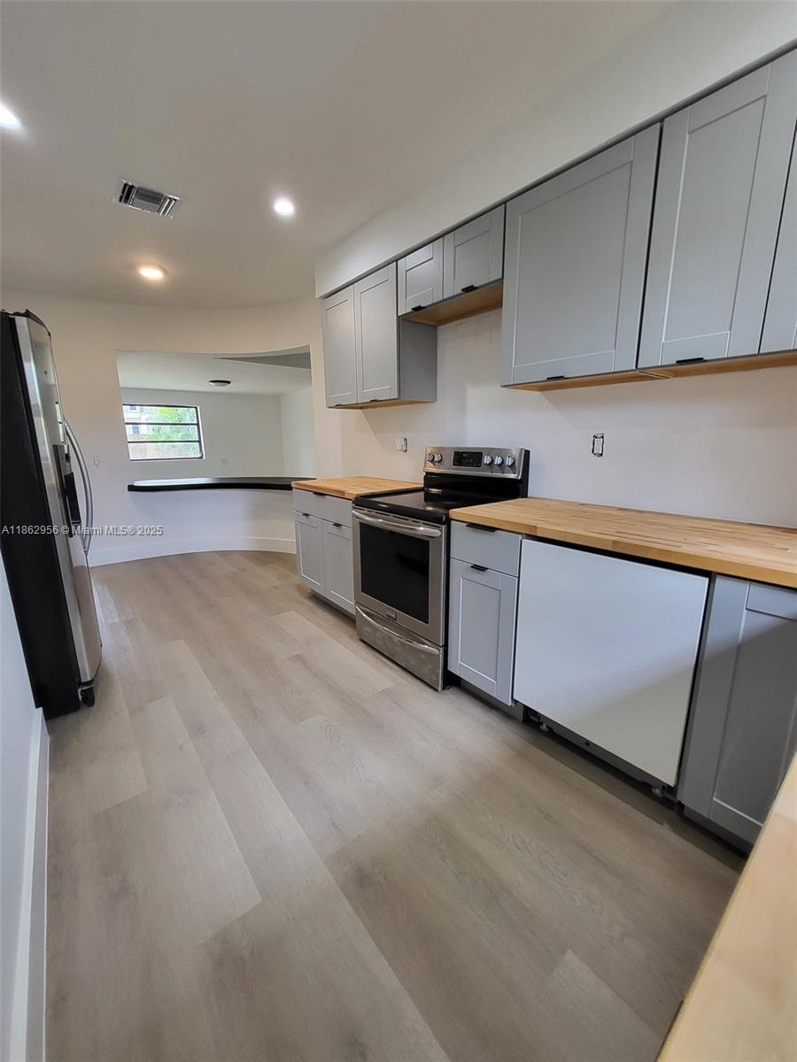 Building Photo - 816 NE 91st Ter