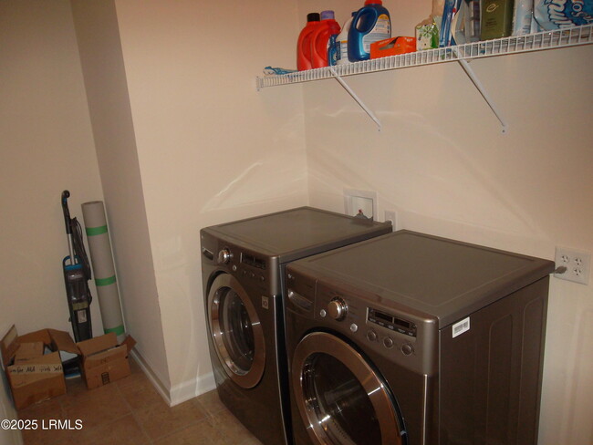 Building Photo - 45 Pennyroyal Way