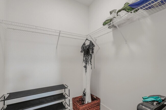 Building Photo - 120 Water Pointe Pl