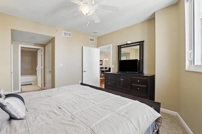 Building Photo - 1551 N Flagler Dr