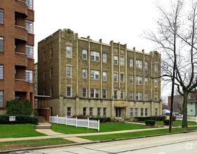 Building Photo - Heights Apartments at Cedar Fairmount