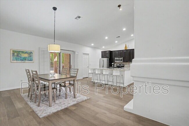 Building Photo - 10198 E San Salvador Dr