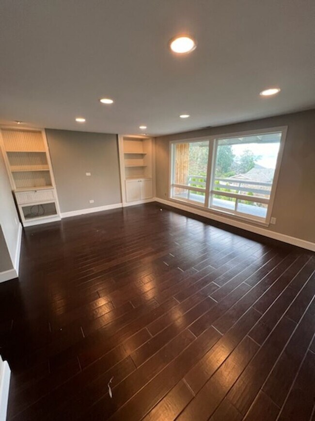 Building Photo - 1302-1304 38th Ave Ct NW