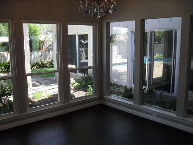 Building Photo - 4804 Greystone Dr