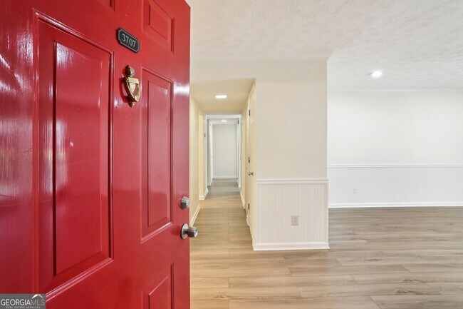 Building Photo - 3707 Essex Ave