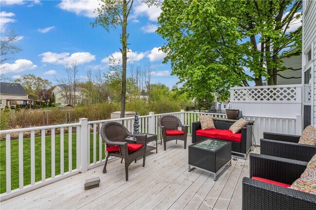 Building Photo - 636 Yardley Ct