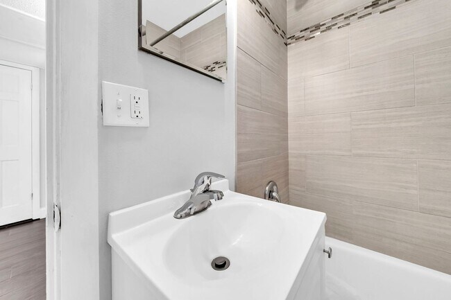 Building Photo - 358 Kepner Dr NE
