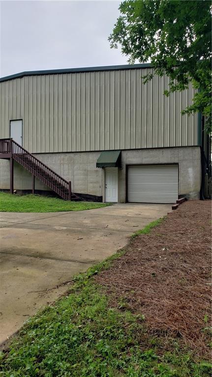 Building Photo - 3830 Mathis Airpark Rd Rd