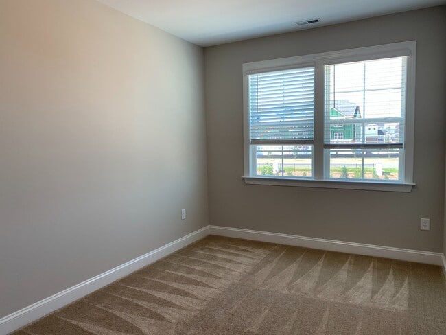 Building Photo - Gorgeous 4 Bedroom | 3.5 Bath Cary Townhom...