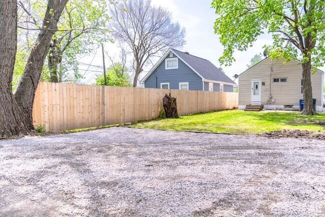 Building Photo - [STR] Fairgrounds Flat Located across Fairgrounds - Fully Furnished 2-Bedroom Home Near Downtown ...