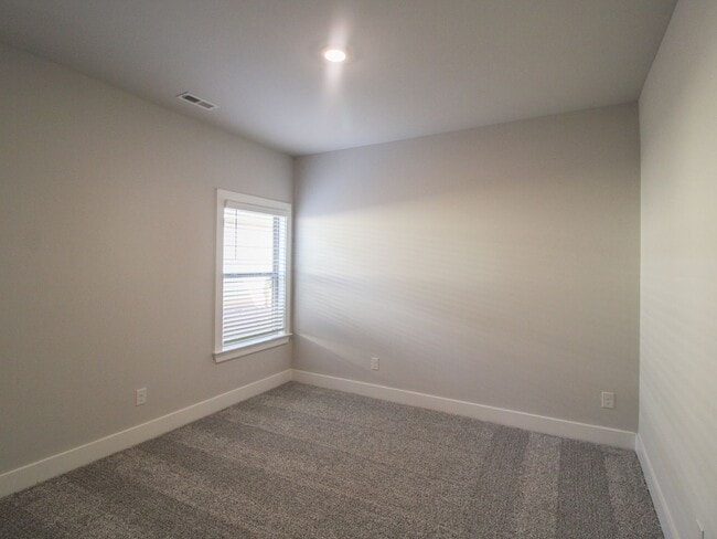 Building Photo - Reduced Rental Rate with $150 rent credit for 12 Months!