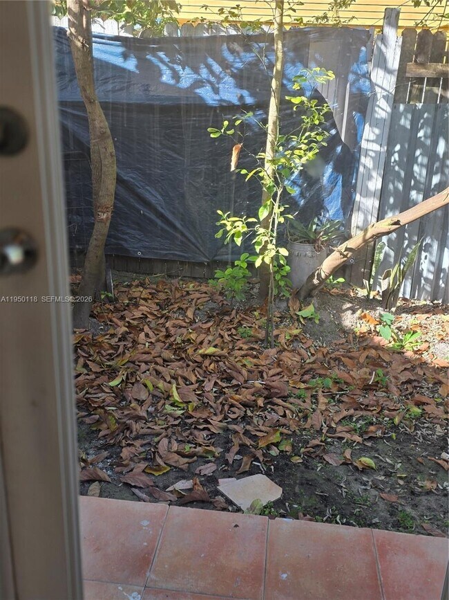 Building Photo - 124 NE 13th Ave