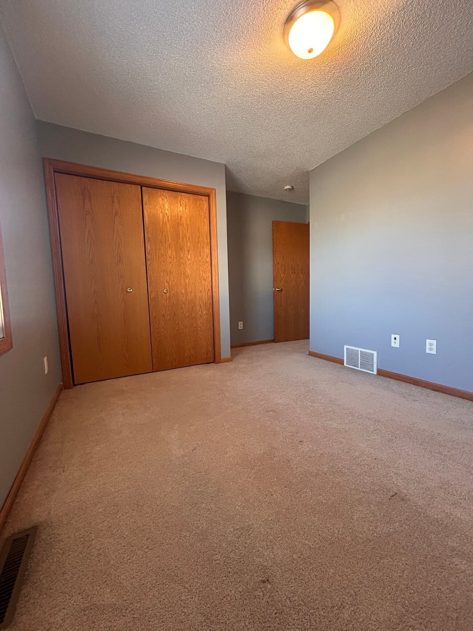 Building Photo - 1829 N Girard Ave