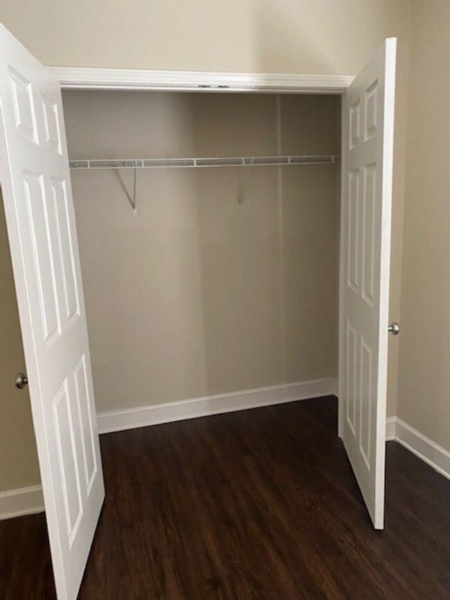 Building Photo - 405 Meador Dr
