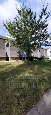 Building Photo - 700 N 70th St