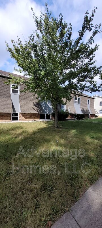 Building Photo - 700 N 70th St