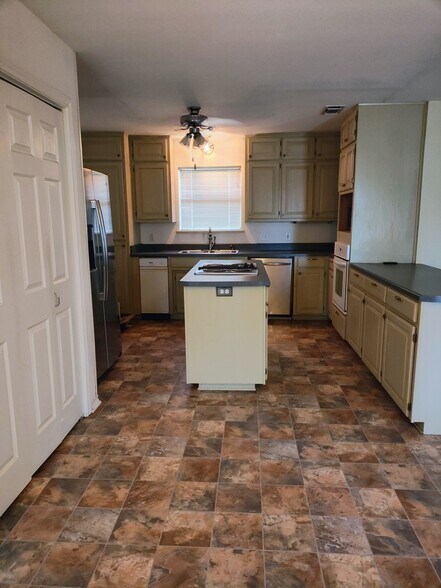 Building Photo - 128 Moyer Ln