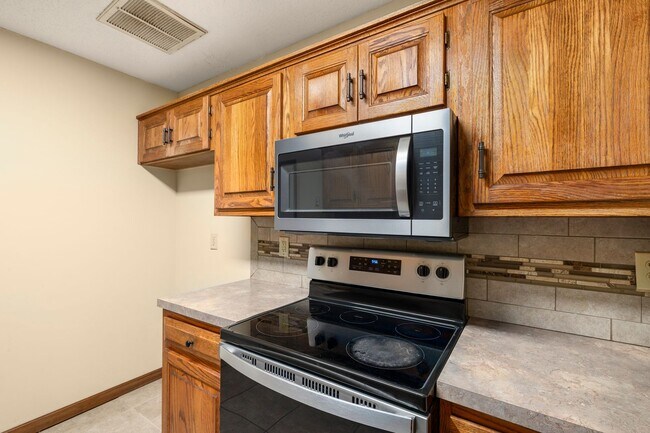Building Photo - S1005-MF2