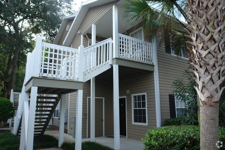 Building Photo - Lake Crossing Apartments