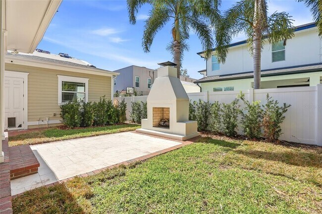 Building Photo - 1505 S Georgia Ave