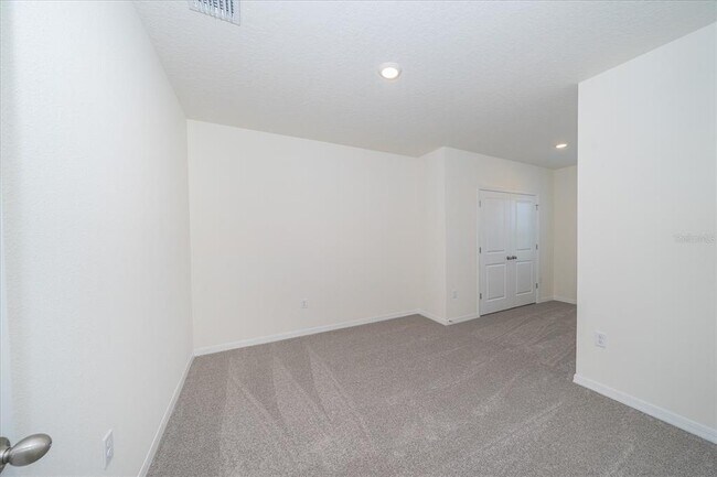 Building Photo - 16642 Maude Dr
