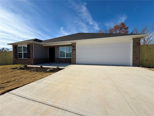 Primary Photo - 3705 N Carmine Dr