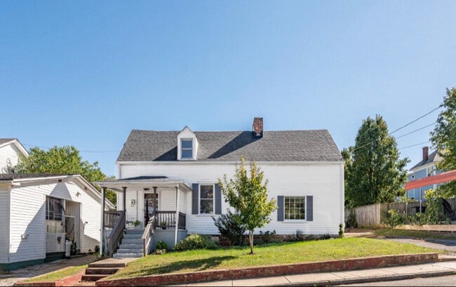 Building Photo - 1206 10th St