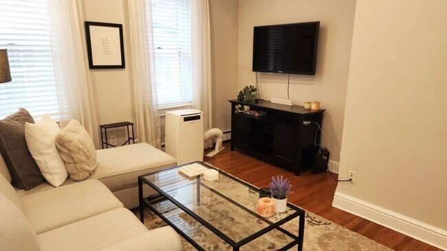 Building Photo - 100 Legends Way