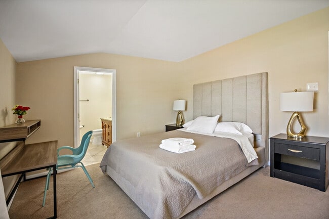 Building Photo - 300 Lawton St