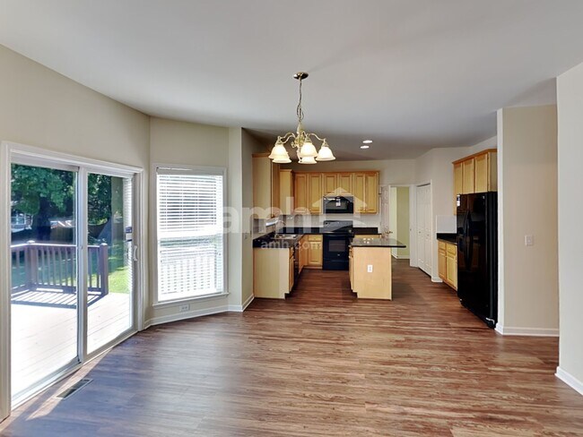 Building Photo - 420 Laurel Hills Dr