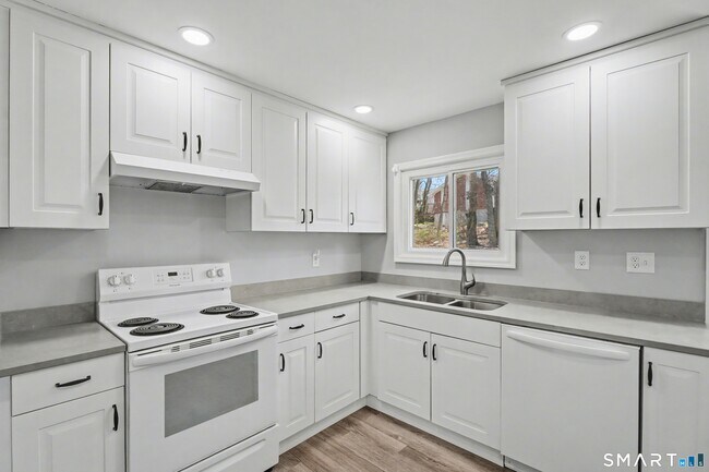 Building Photo - 41 Sunnybrook Bend