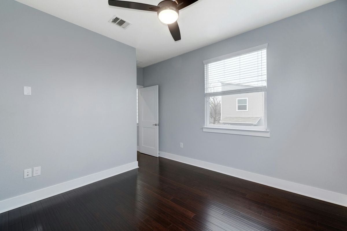 Building Photo - 6902 Carver Ave