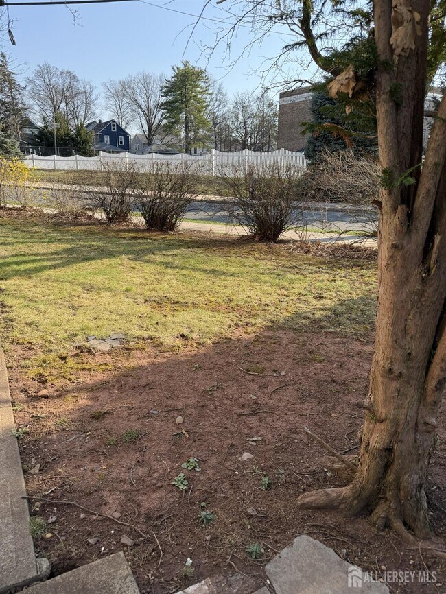 Building Photo - 332 N 4th Ave