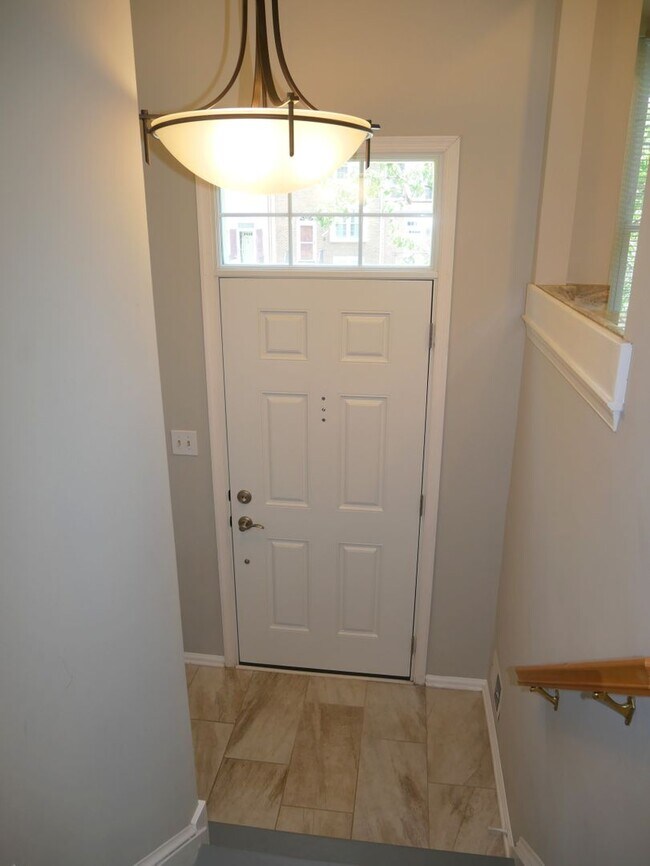Building Photo - ***Bright and Beautifully Appointed 3BED/3BATH Townhome in Vienna for Rent ***