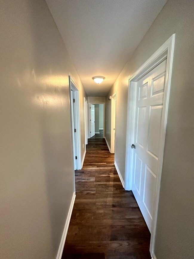 Building Photo - 305 N College St