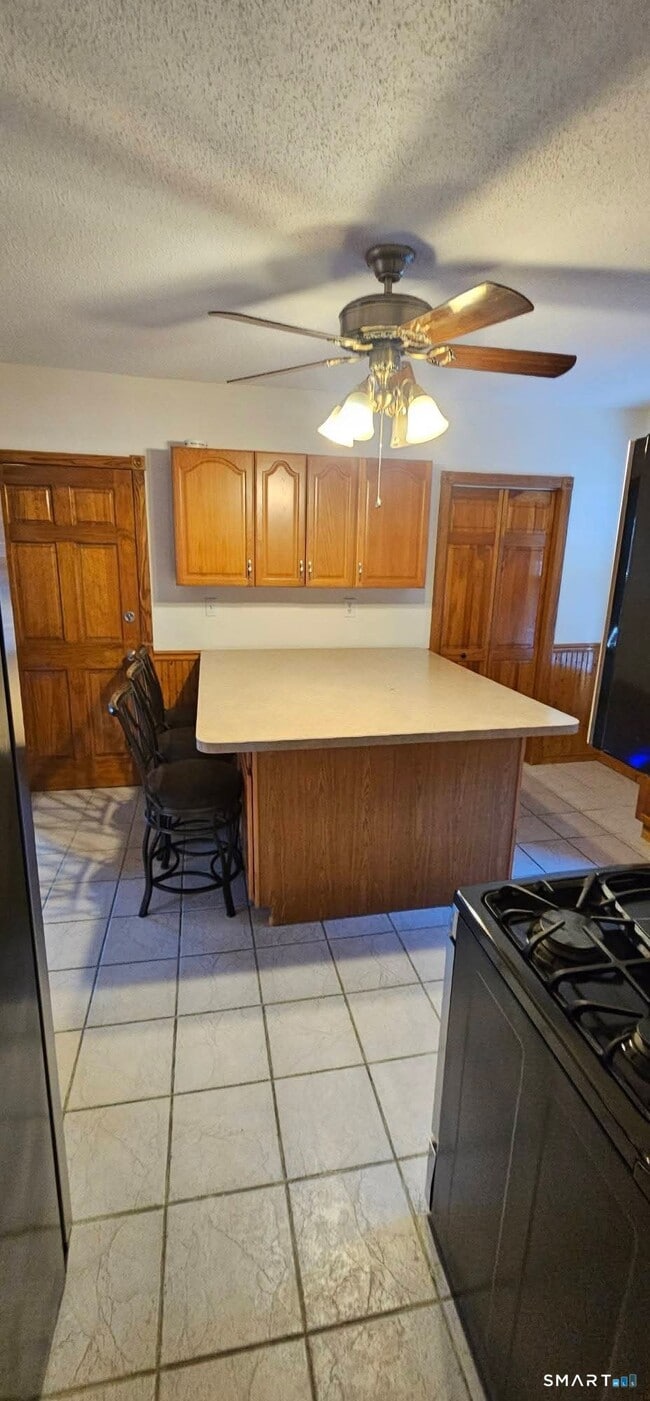 Building Photo - 207 Bassett St