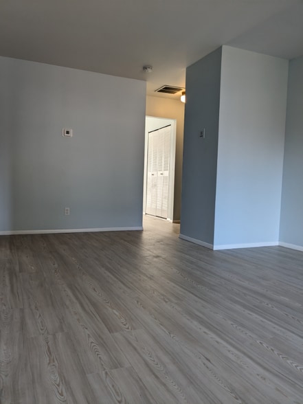 Building Photo - 213 Logan St