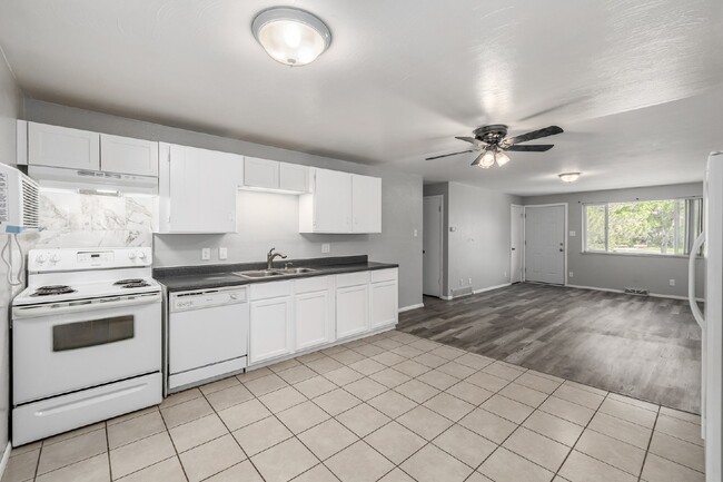 Building Photo - Lovely remodeled 2 Bed 1 Bath in Arvada