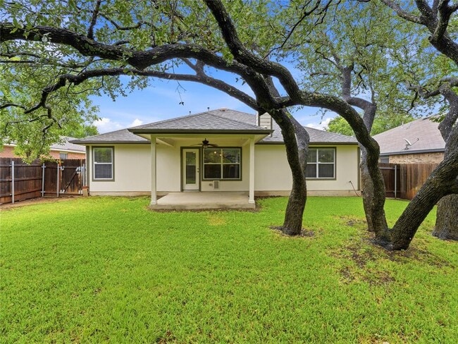 Building Photo - 1004 Downridge Dr