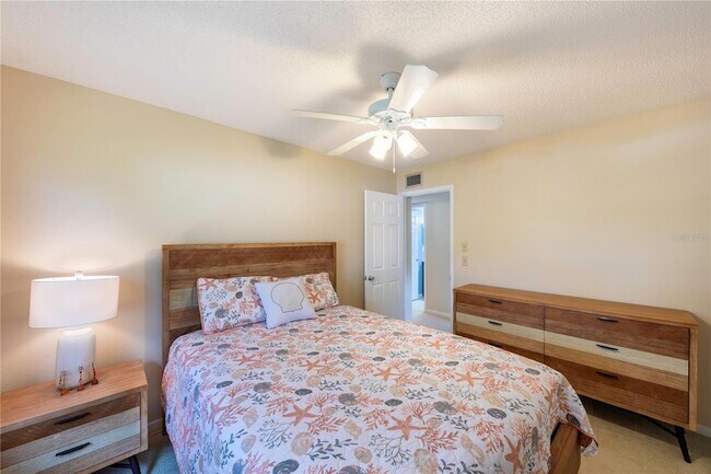 Building Photo - 646 Bird Bay Dr E